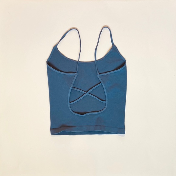 Criss cross top - Picture 2 of 2